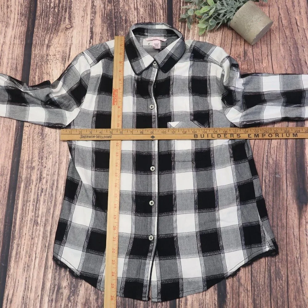 Victoria's Secret Black White Silver Long Sleeve Plaid Flannel Shirt Size XS - Picture 9 of 10